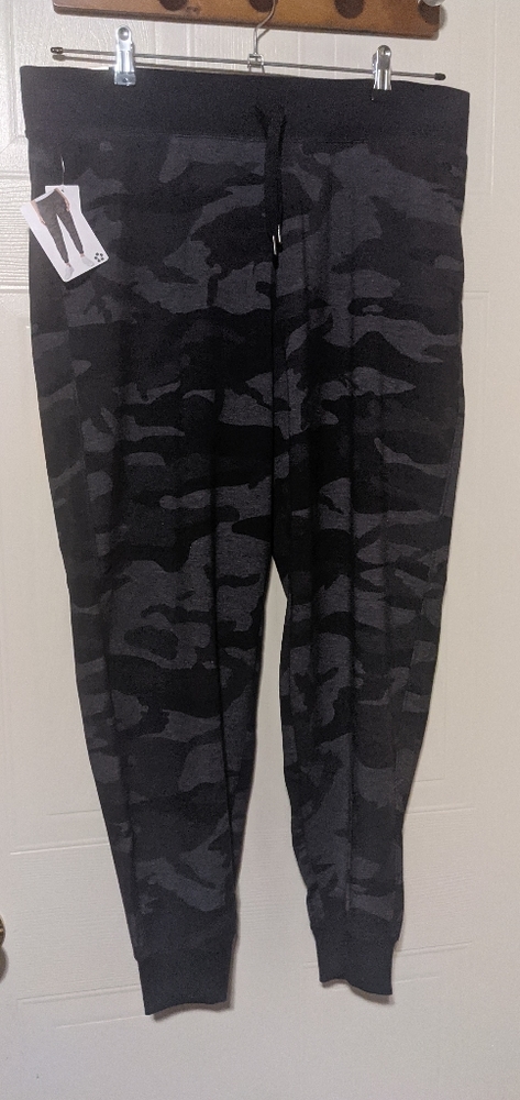 Camo Joggers BNWT